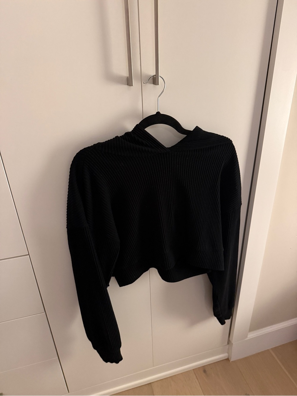 ALO Yoga Black Ribbed Cropped Hoodie Sweatshirt/joggers set